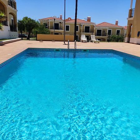 1D Areias De Porches, Pool & A/C - Casas & Papeis Apartment อาร์มาซอง เด เปรา ภายนอก รูปภาพ